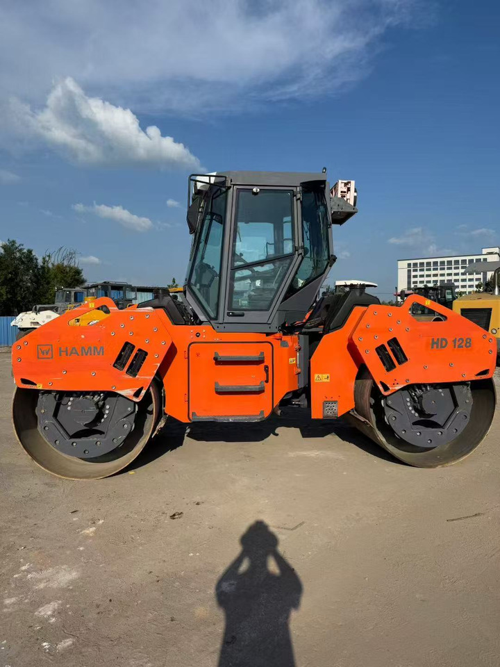 HAMM HD128 - Equipamento industrial: foto 1 HAMM HD128 - Equipamento industrial: foto 1