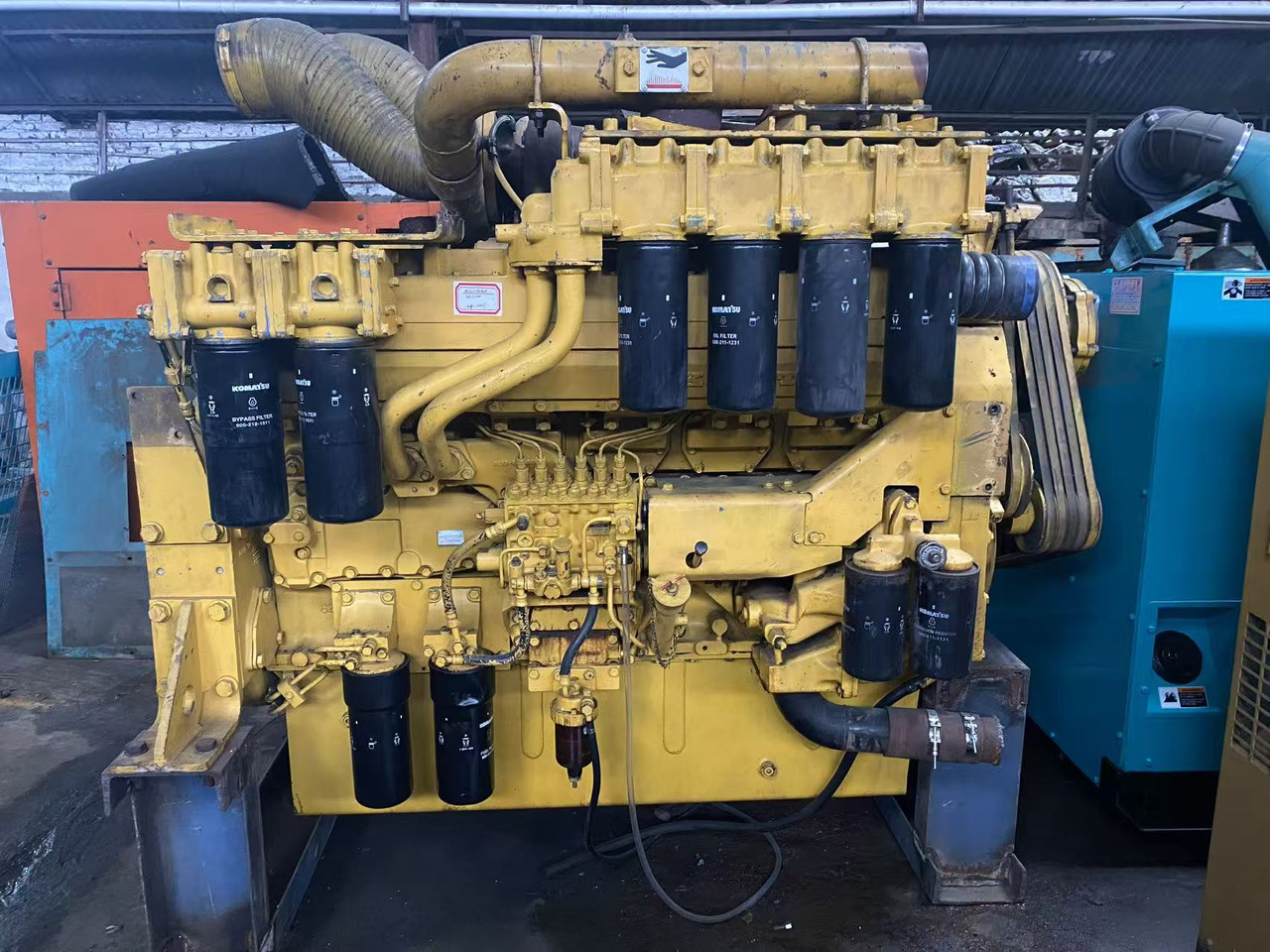 KOMATSU SAA12V140E - Motor por Equipamento de climatização industrial: foto 4 KOMATSU SAA12V140E - Motor por Equipamento de climatização industrial: foto 4