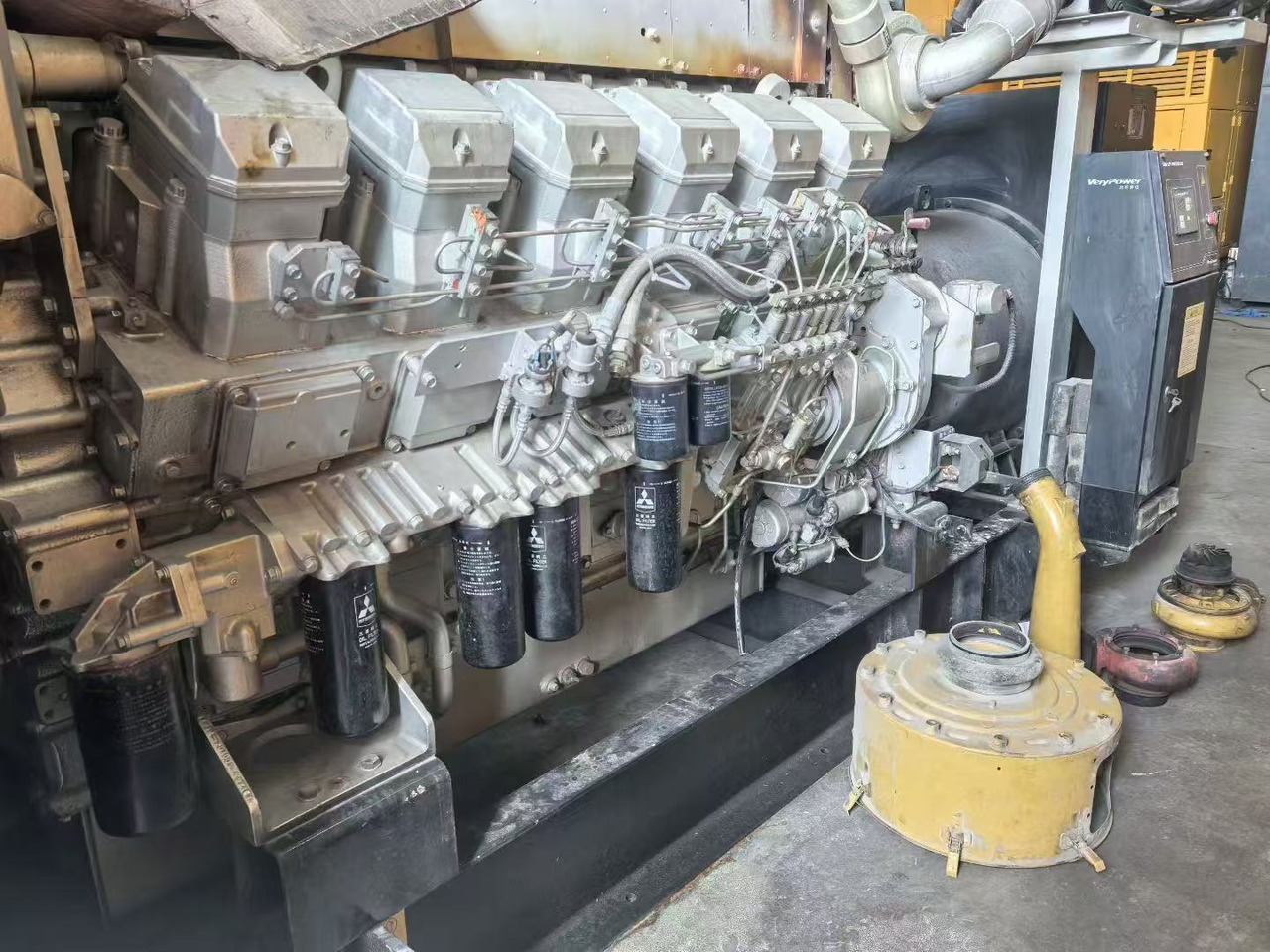 MITSHIBISHI S12R-PTA - Gerador elétrico: foto 2 MITSHIBISHI S12R-PTA - Gerador elétrico: foto 2