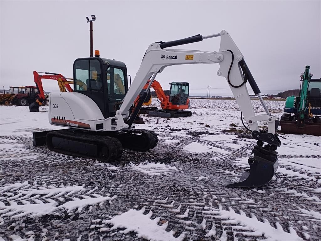 Bobcat 337D Kallistuvalla liittimellä - Mini escavadeira: foto 4 Bobcat 337D Kallistuvalla liittimellä - Mini escavadeira: foto 4