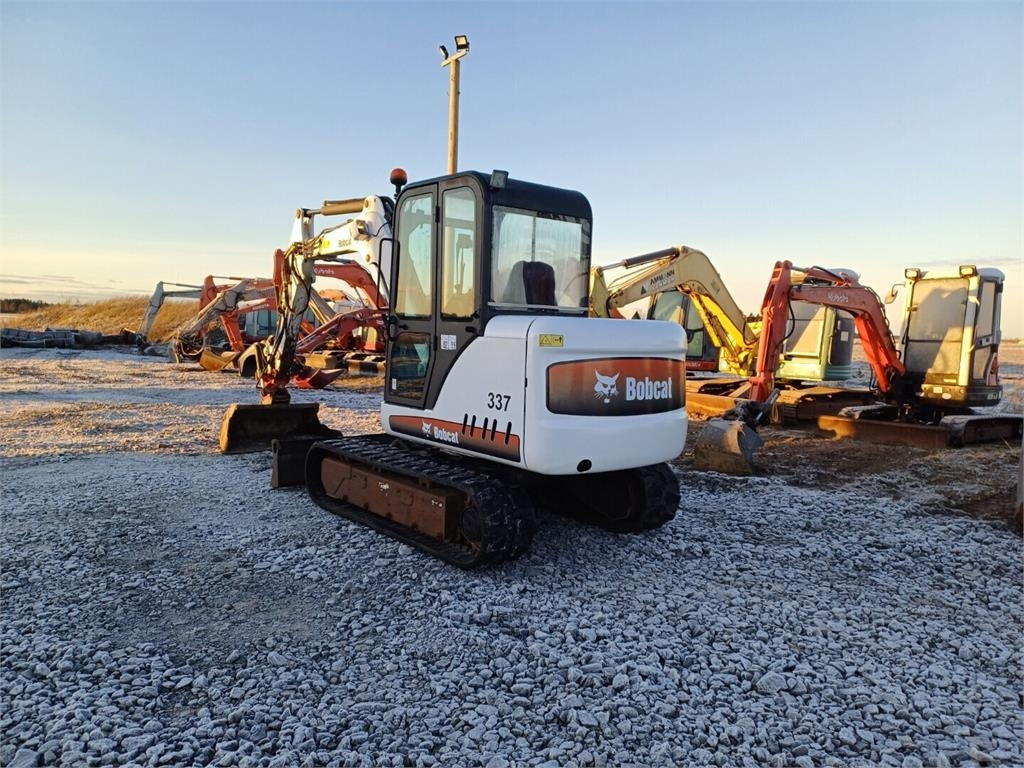 Bobcat 337D Kallistuvalla liittimellä - Mini escavadeira: foto 4 Bobcat 337D Kallistuvalla liittimellä - Mini escavadeira: foto 4