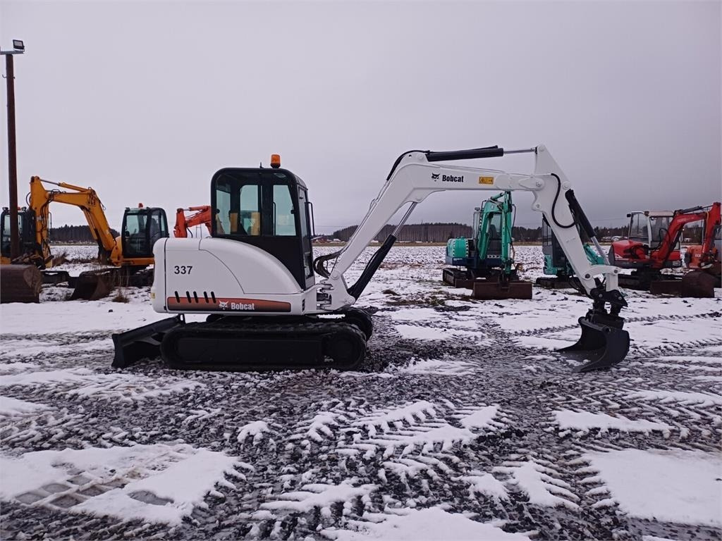 Bobcat 337D Kallistuvalla liittimellä - Mini escavadeira: foto 5 Bobcat 337D Kallistuvalla liittimellä - Mini escavadeira: foto 5