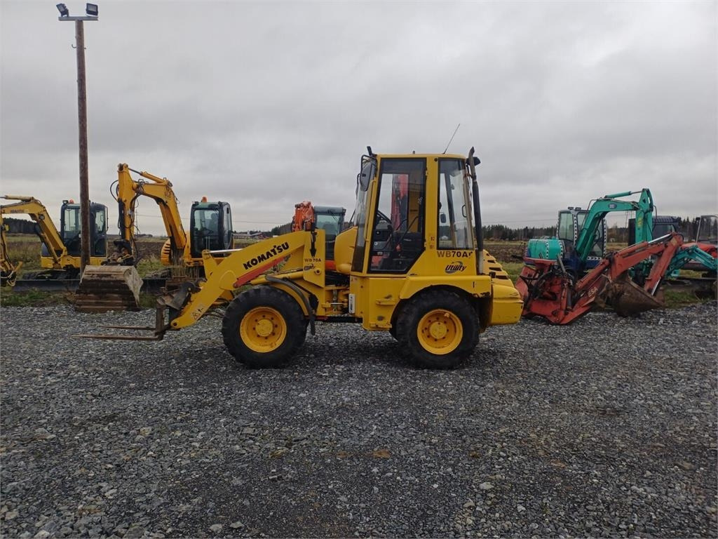 Komatsu WB70A Pyöräkuormaaja - Pá carregadora de rodas: foto 2 Komatsu WB70A Pyöräkuormaaja - Pá carregadora de rodas: foto 2