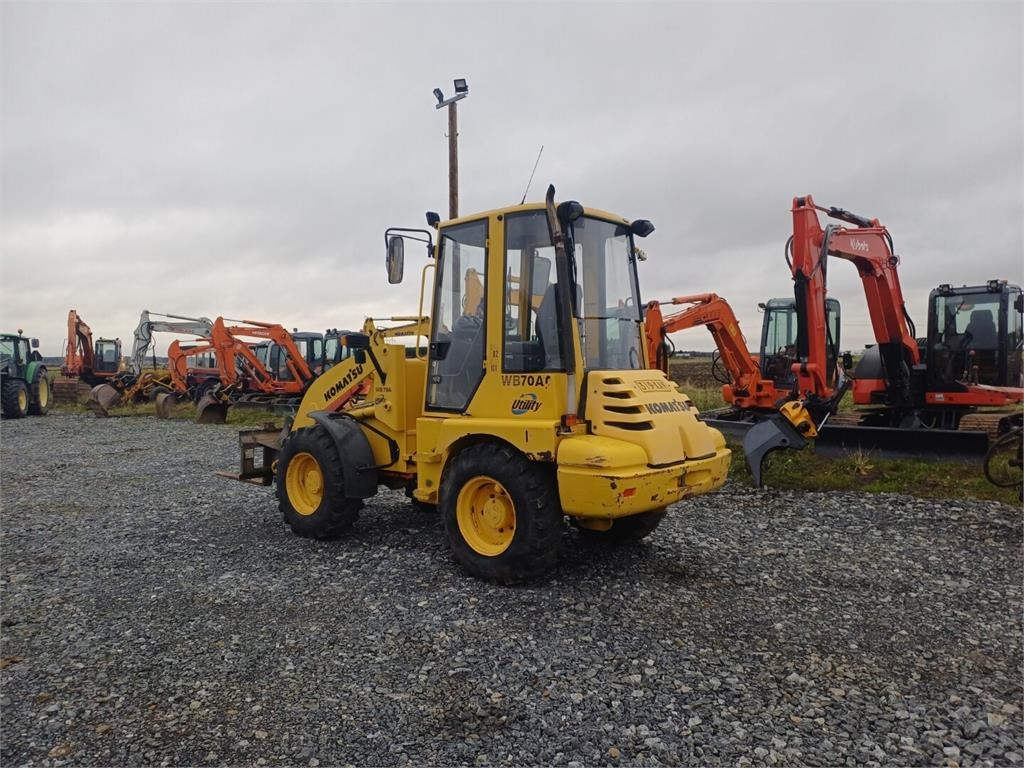 Komatsu WB70A Pyöräkuormaaja - Pá carregadora de rodas: foto 3 Komatsu WB70A Pyöräkuormaaja - Pá carregadora de rodas: foto 3