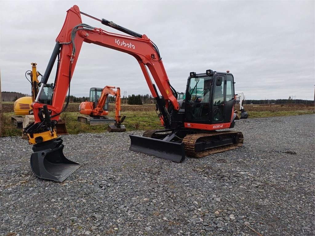 Kubota Kx080-4a Engcon pyörittäjällä - Mini escavadeira: foto 1 Kubota Kx080-4a Engcon pyörittäjällä - Mini escavadeira: foto 1