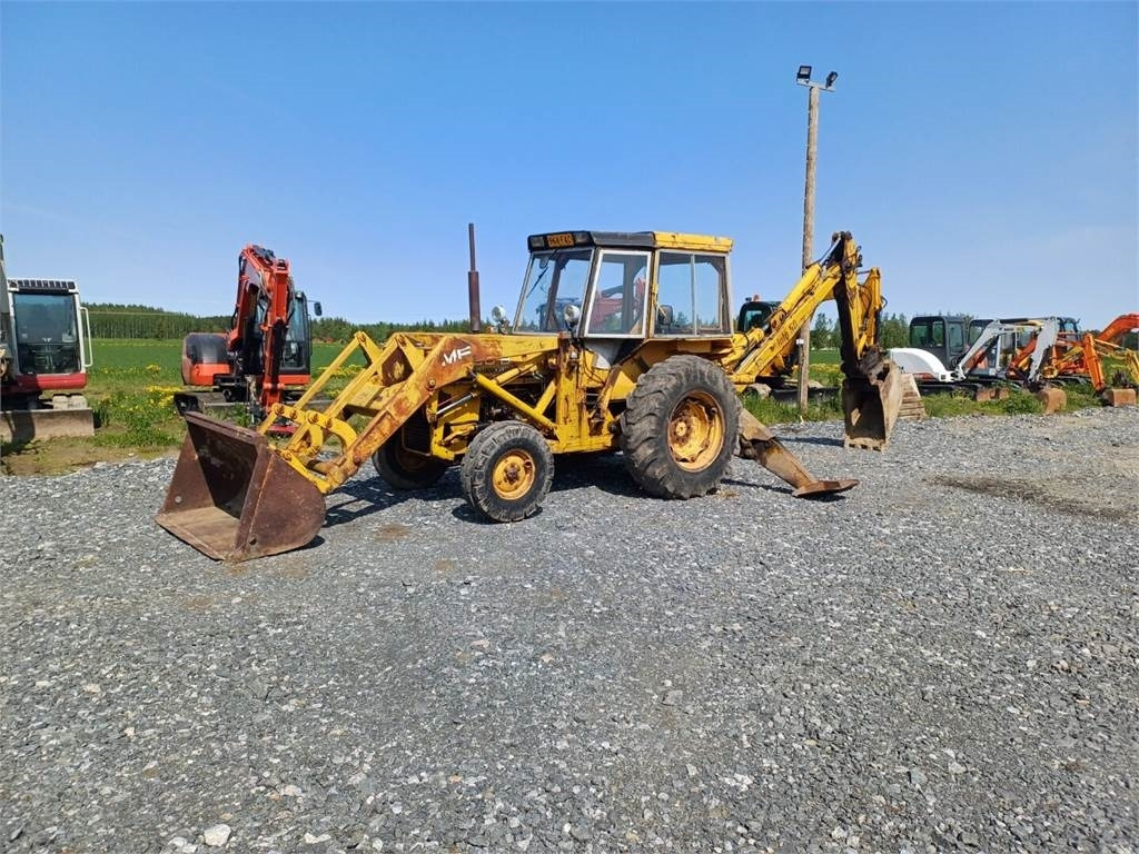 Massey Ferguson 50B traktorikaivuri - Retroescavadeira: foto 1 Massey Ferguson 50B traktorikaivuri - Retroescavadeira: foto 1