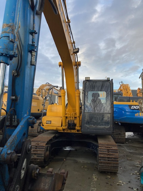 PELLE SUR CHENILLES SANY SY 135 C - Escavadora de rastos: foto 4 PELLE SUR CHENILLES SANY SY 135 C - Escavadora de rastos: foto 4