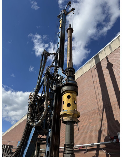 Bauer BG 15 H - Máquina de perfuração: foto 1 Bauer BG 15 H - Máquina de perfuração: foto 1