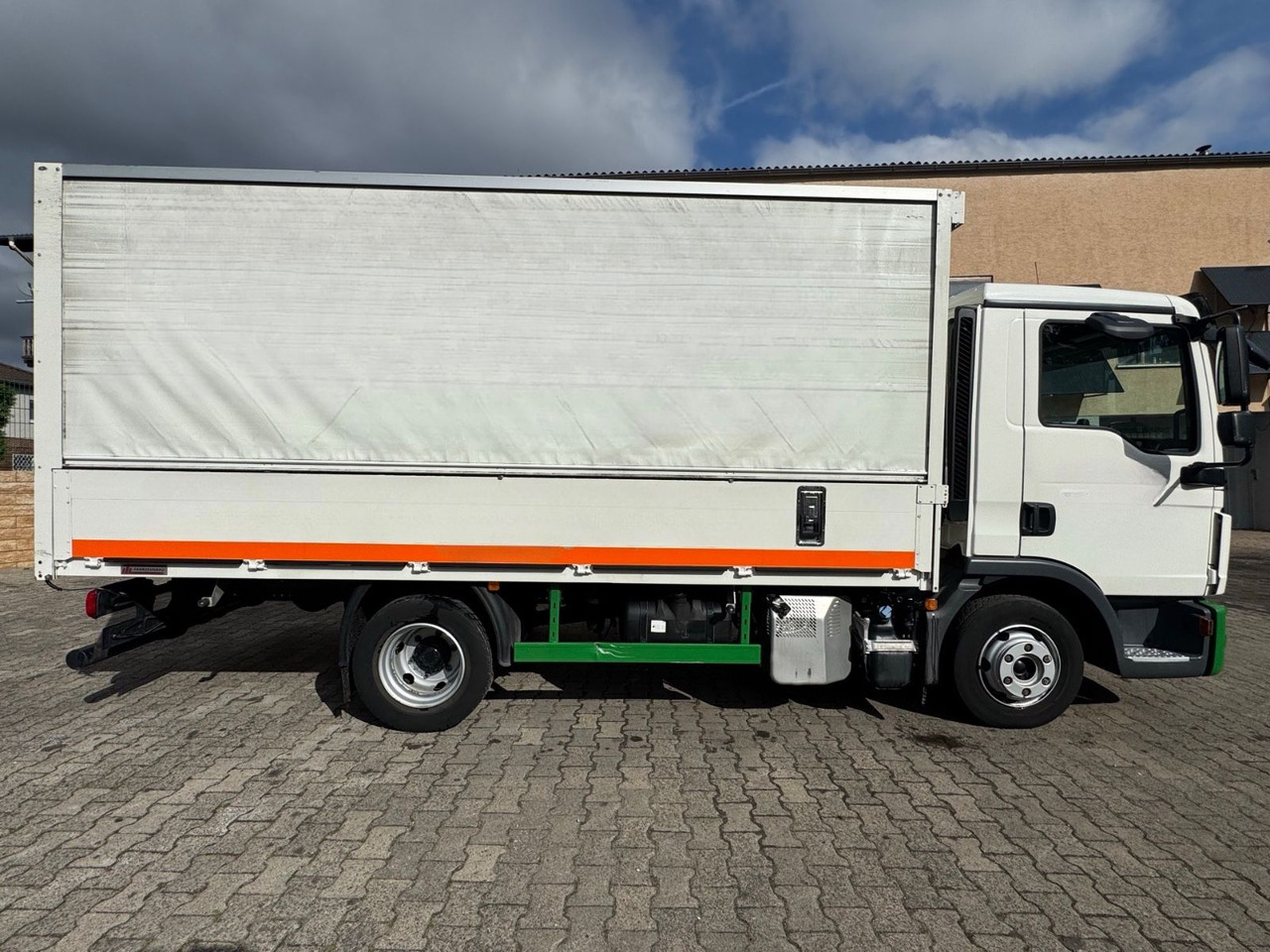 MAN TGL 8.190/GT-Rollo/B-L/Klima/aus1.Hand - Camião transporte de bebidas: foto 3 MAN TGL 8.190/GT-Rollo/B-L/Klima/aus1.Hand - Camião transporte de bebidas: foto 3