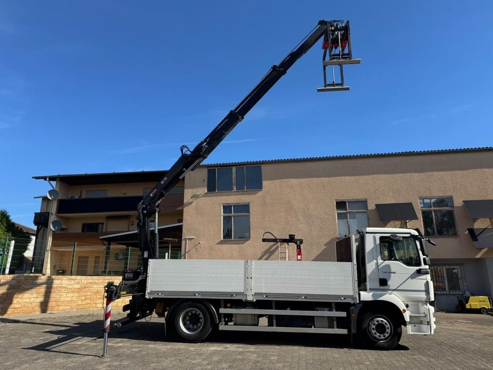 MAN TGM 18.290/HIAB-XS111/JOYSTICK/aus1.Hand - Camião de caixa aberta/ Plataforma, Camião grua: foto 4 MAN TGM 18.290/HIAB-XS111/JOYSTICK/aus1.Hand - Camião de caixa aberta/ Plataforma, Camião grua: foto 4