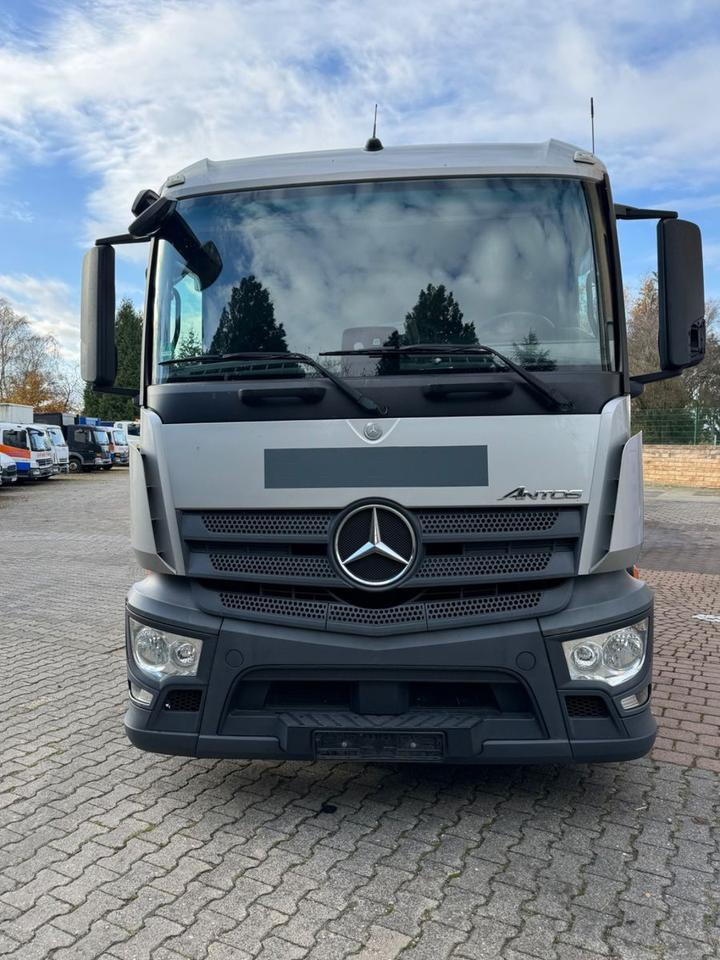 Mercedes-Benz Antos 2540/Durchladbar/2xLBW/Frigoblock/2instock - Camião furgão: foto 4 Mercedes-Benz Antos 2540/Durchladbar/2xLBW/Frigoblock/2instock - Camião furgão: foto 4