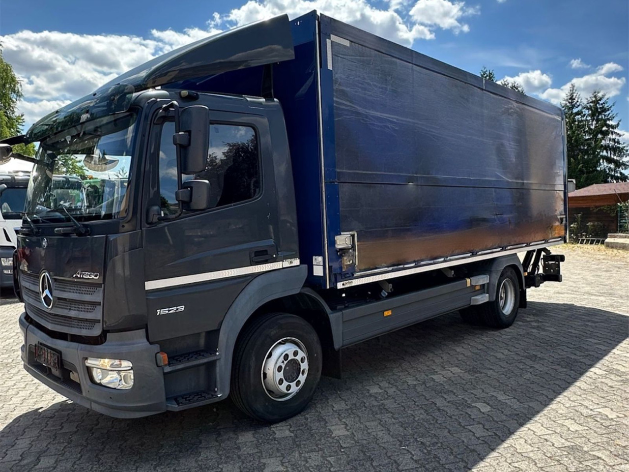 Mercedes-Benz Atego 1523/Klima/LBW/GT-Zertifiziert/2xAHK - Camião transporte de bebidas: foto 2 Mercedes-Benz Atego 1523/Klima/LBW/GT-Zertifiziert/2xAHK - Camião transporte de bebidas: foto 2
