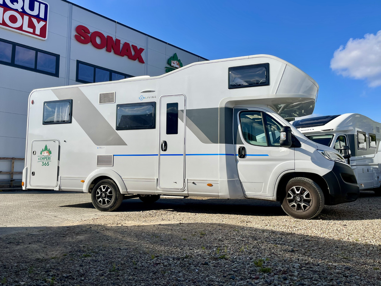 SUN LIVING A 75 DP - Autocaravana capucine: foto 2 SUN LIVING A 75 DP - Autocaravana capucine: foto 2