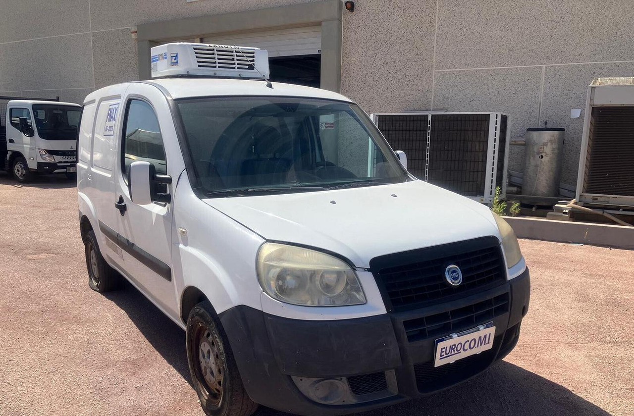 DOBLO' CON COIBENTAZIONE E GRUPPO FRIGO - Carrinha frigorífica: foto 3 DOBLO' CON COIBENTAZIONE E GRUPPO FRIGO - Carrinha frigorífica: foto 3