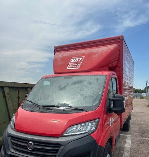 FIAT DUCATO MAXI TELAIO CON BOX IN LEGA 3800*2200* - Carrinha de contentor: foto 4 FIAT DUCATO MAXI TELAIO CON BOX IN LEGA 3800*2200* - Carrinha de contentor: foto 4