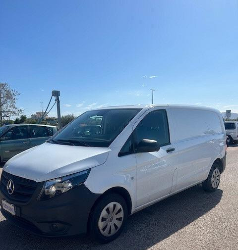 Mercedes-Benz VITO FURGONE 114 Traz Ant - Furgão: foto 4 Mercedes-Benz VITO FURGONE 114 Traz Ant - Furgão: foto 4