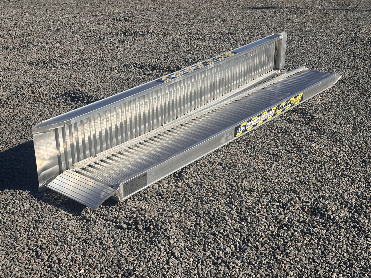 DAMAC RA.100X30 - Rampa de carregamento: foto 1 DAMAC RA.100X30 - Rampa de carregamento: foto 1