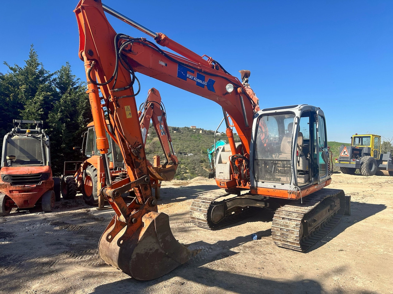 FIAT KOBELCO E115SR - Escavadora de rastos: foto 1 FIAT KOBELCO E115SR - Escavadora de rastos: foto 1