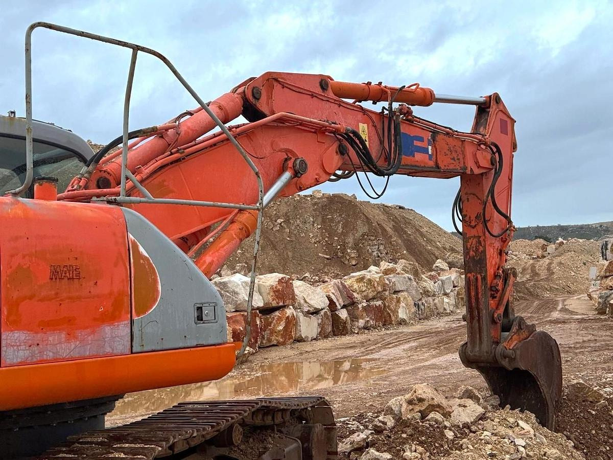 FIAT KOBELCO E305 - Escavadora de rastos: foto 3 FIAT KOBELCO E305 - Escavadora de rastos: foto 3