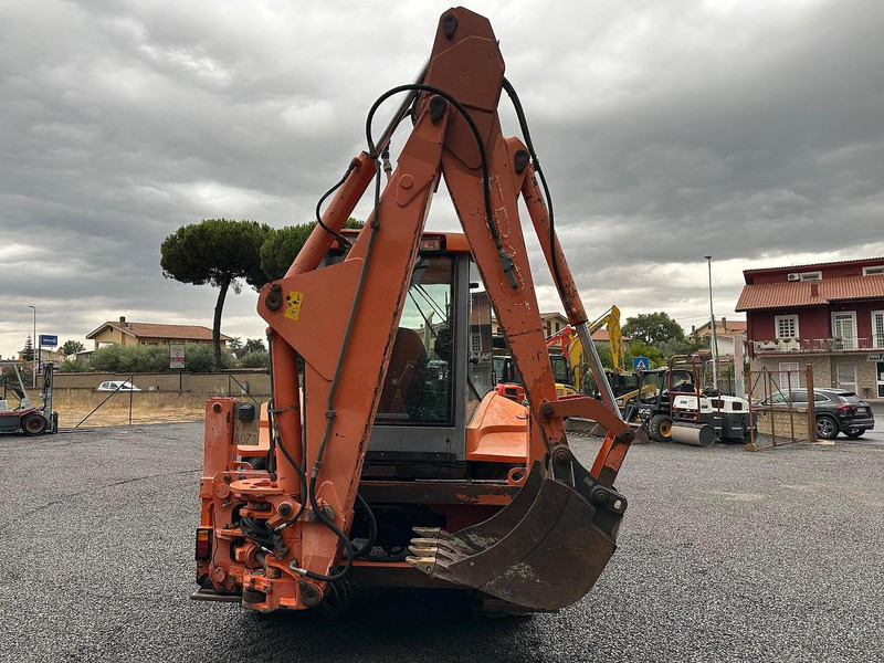 Fiat HITACHI FB100.4 - Retroescavadeira: foto 5 Fiat HITACHI FB100.4 - Retroescavadeira: foto 5