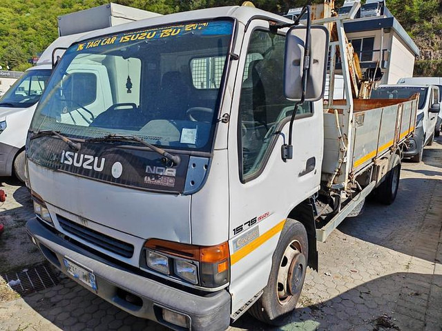 Isuzu 15.75 - Carrinha basculante: foto 1 Isuzu 15.75 - Carrinha basculante: foto 1
