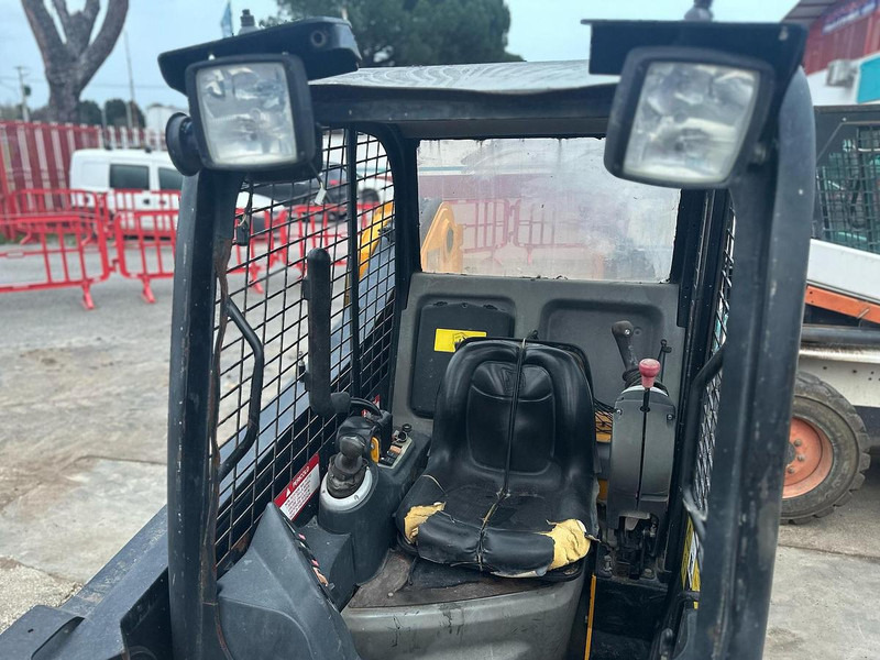 JCB 170HF - Mini pá carregadora de rastos: foto 4 JCB 170HF - Mini pá carregadora de rastos: foto 4