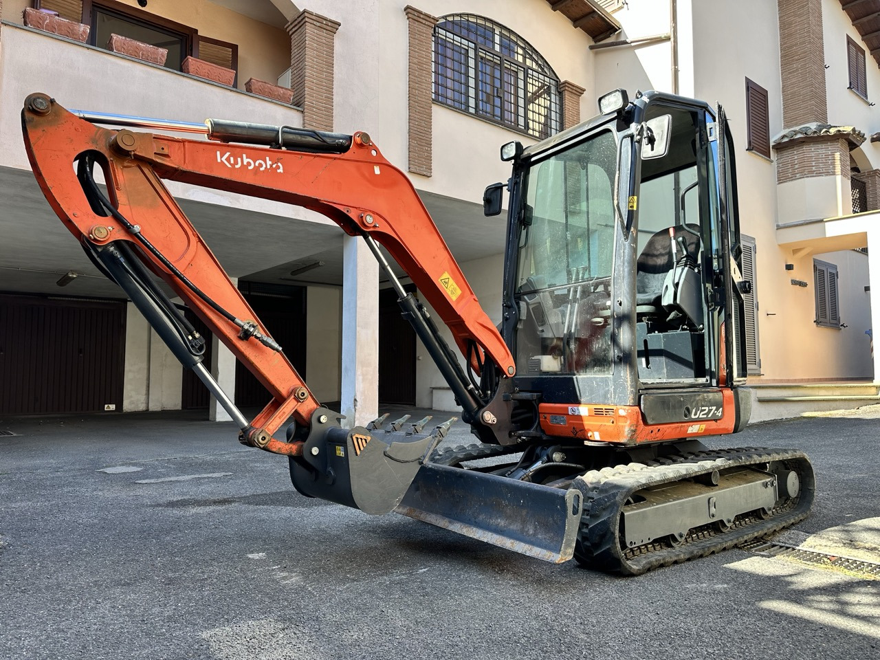 KUBOTA U27-4 - Mini escavadeira: foto 1 KUBOTA U27-4 - Mini escavadeira: foto 1