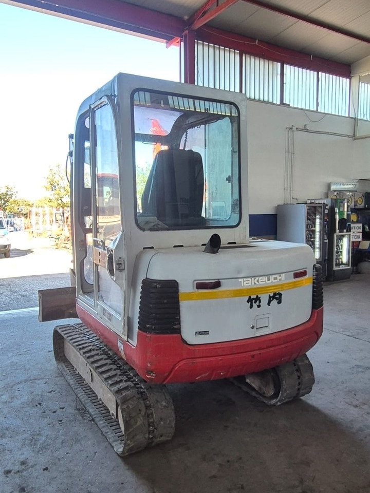 TAKEUCHI TB135 - Mini escavadeira: foto 3 TAKEUCHI TB135 - Mini escavadeira: foto 3
