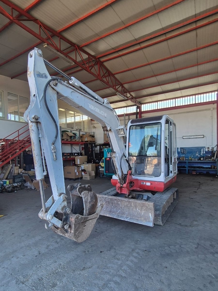 TAKEUCHI TB135 - Mini escavadeira: foto 5 TAKEUCHI TB135 - Mini escavadeira: foto 5