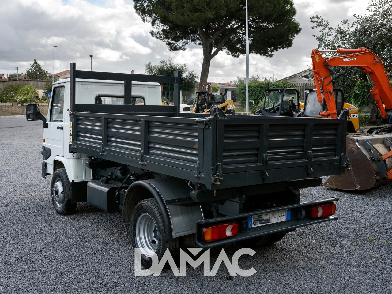 Tipper trucks - Camião basculante: foto 3 Tipper trucks - Camião basculante: foto 3
