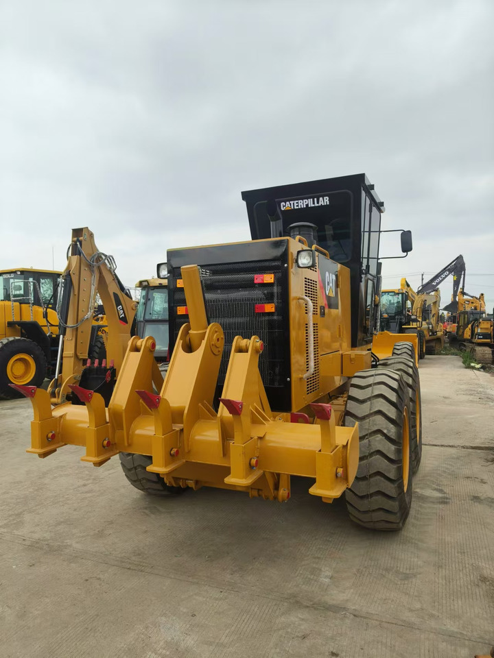 CATERPILLAR 140H - Motoniveladora: foto 2 CATERPILLAR 140H - Motoniveladora: foto 2