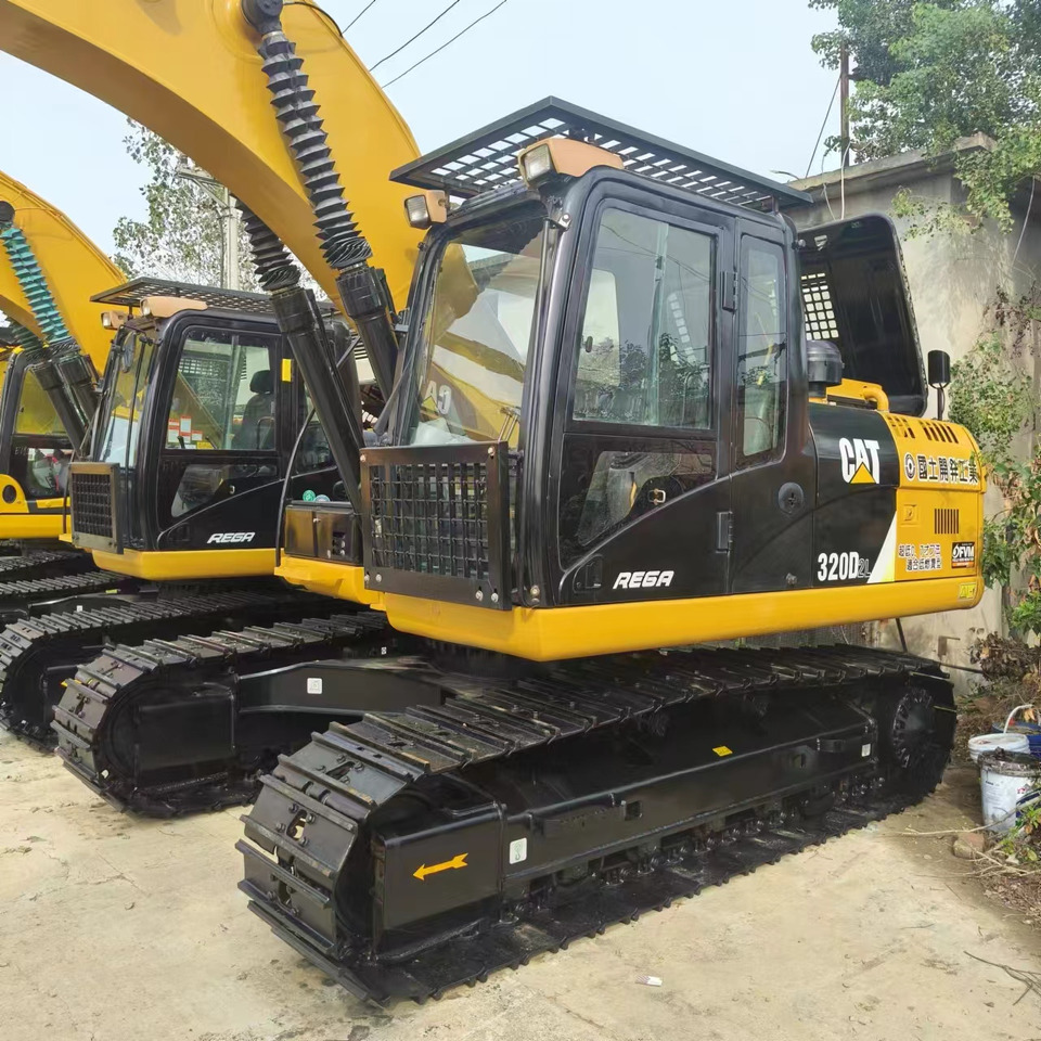 CATERPILLAR 320D2L - Escavadora de rastos: foto 4 CATERPILLAR 320D2L - Escavadora de rastos: foto 4