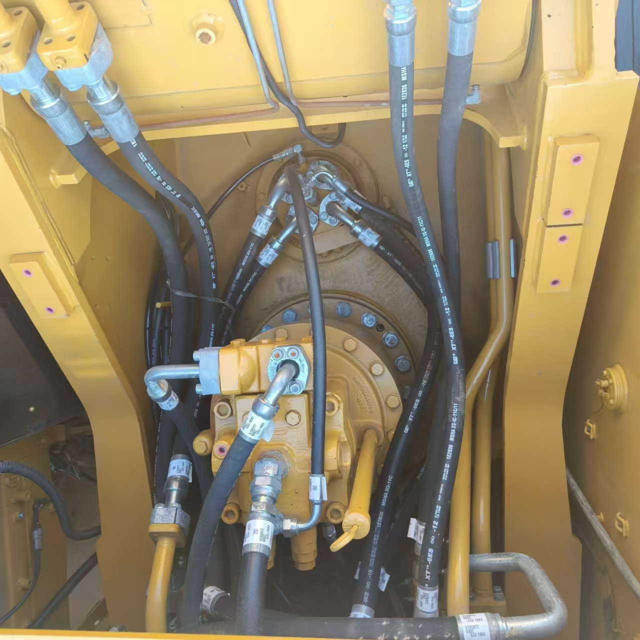 Escavadora de rastos CATERPILLAR 324D: foto 20