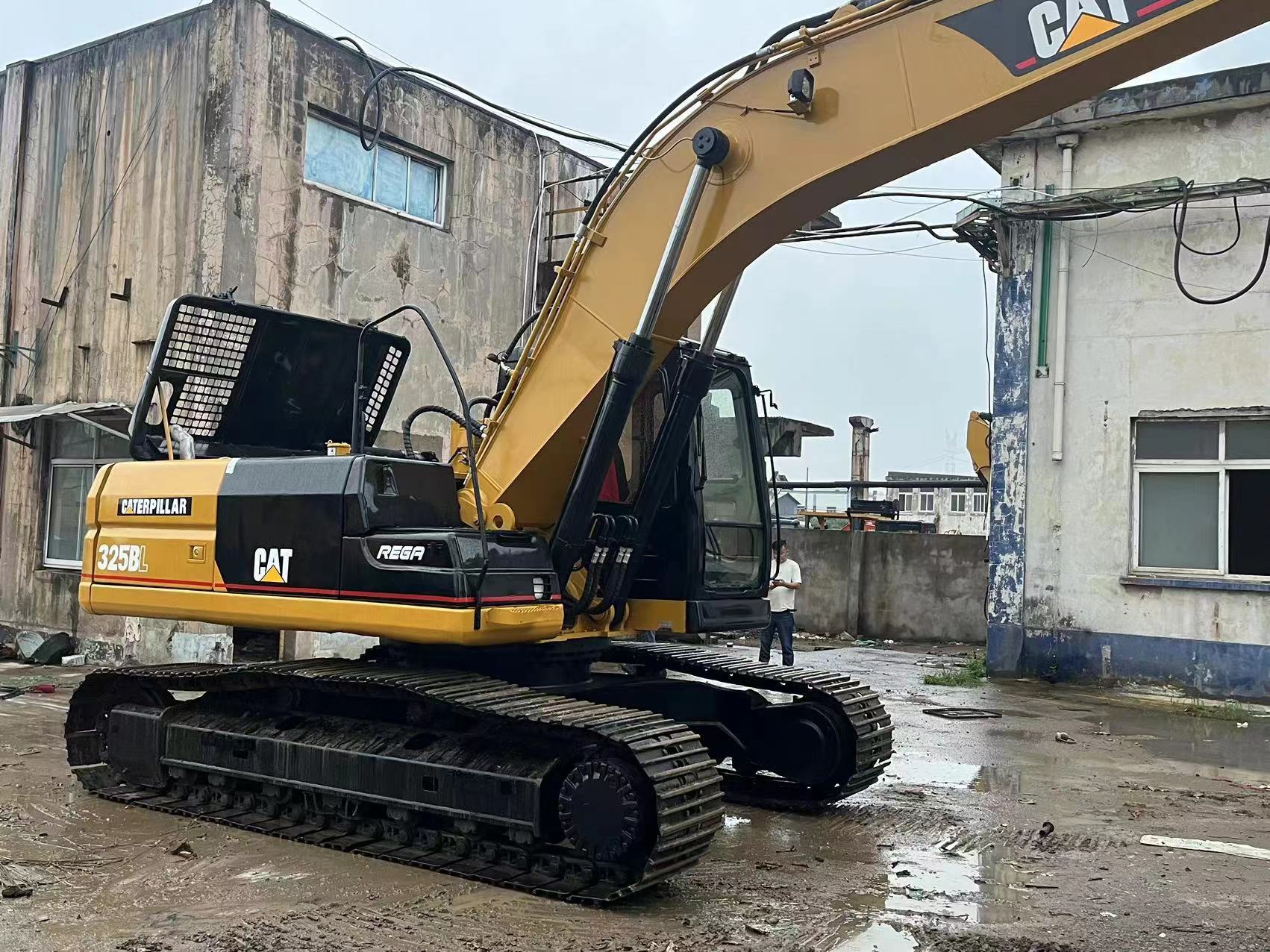 CATERPILLAR 325BL - Escavadora de rastos: foto 2 CATERPILLAR 325BL - Escavadora de rastos: foto 2