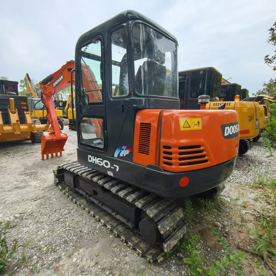 DOOSAN DH60 - Escavadora de rastos: foto 2 DOOSAN DH60 - Escavadora de rastos: foto 2