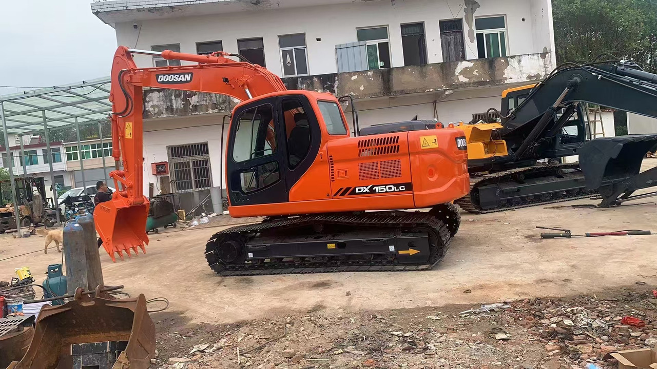 DOOSAN DX150 - Escavadora de rastos: foto 2 DOOSAN DX150 - Escavadora de rastos: foto 2
