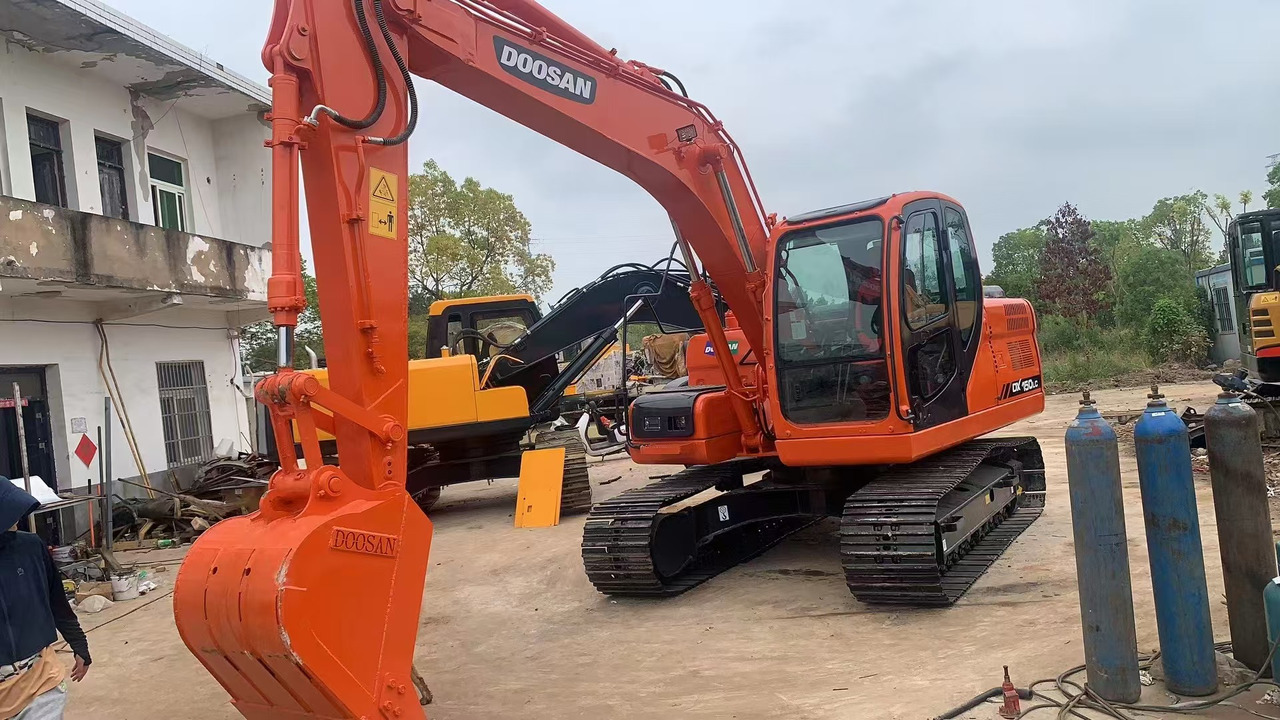 DOOSAN DX150 - Escavadora de rastos: foto 3 DOOSAN DX150 - Escavadora de rastos: foto 3