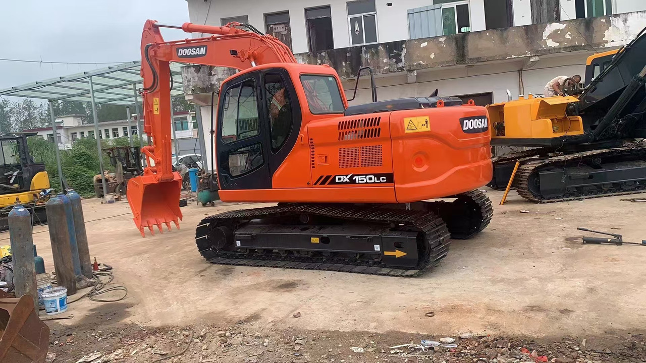 DOOSAN DX150 - Escavadora de rastos: foto 1 DOOSAN DX150 - Escavadora de rastos: foto 1