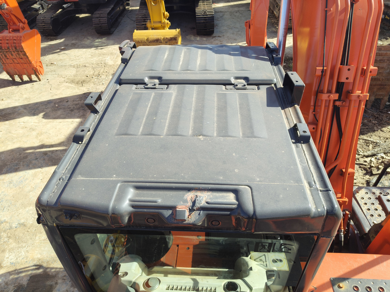 HITACHI ZX130H-5A - Escavadora de rastos: foto 5 HITACHI ZX130H-5A - Escavadora de rastos: foto 5