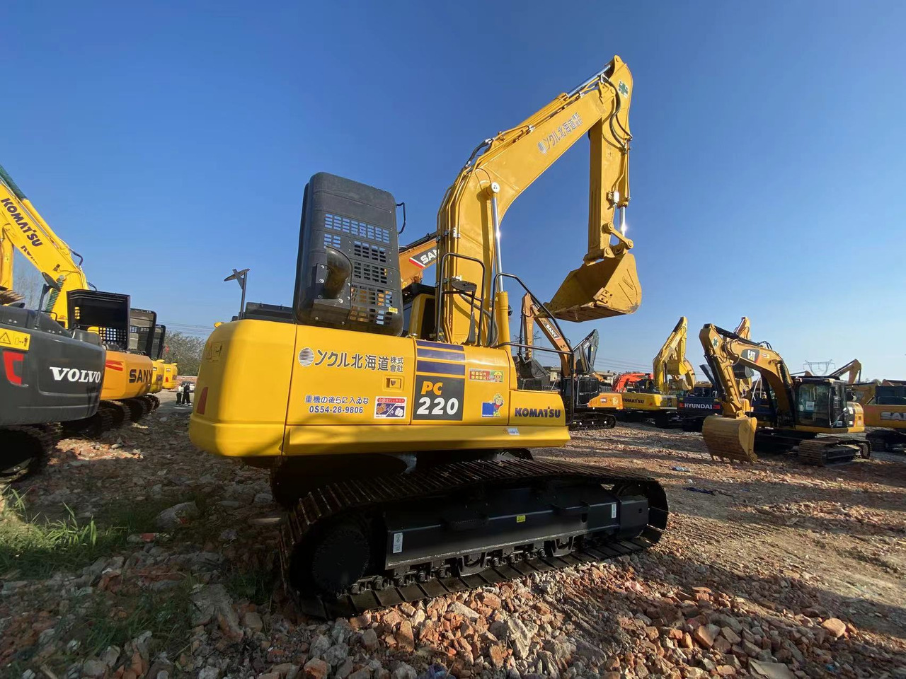 KOMATSU PC220 - Escavadora de rastos: foto 1 KOMATSU PC220 - Escavadora de rastos: foto 1