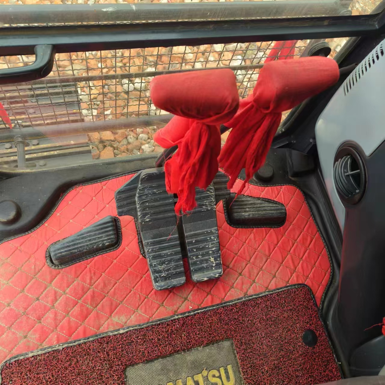 Escavadora de rastos KOMATSU PC240: foto 16
