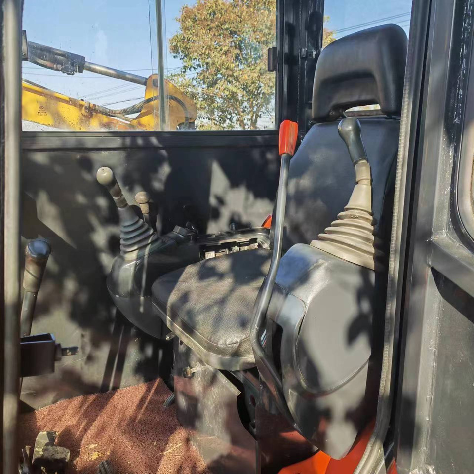 KUBOTA U35 - Mini escavadeira: foto 4 KUBOTA U35 - Mini escavadeira: foto 4