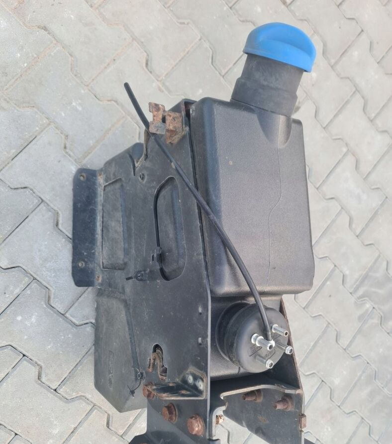 207667733 Volvo FL FE - Tanque para AdBlue por Camião: foto 1 207667733 Volvo FL FE - Tanque para AdBlue por Camião: foto 1