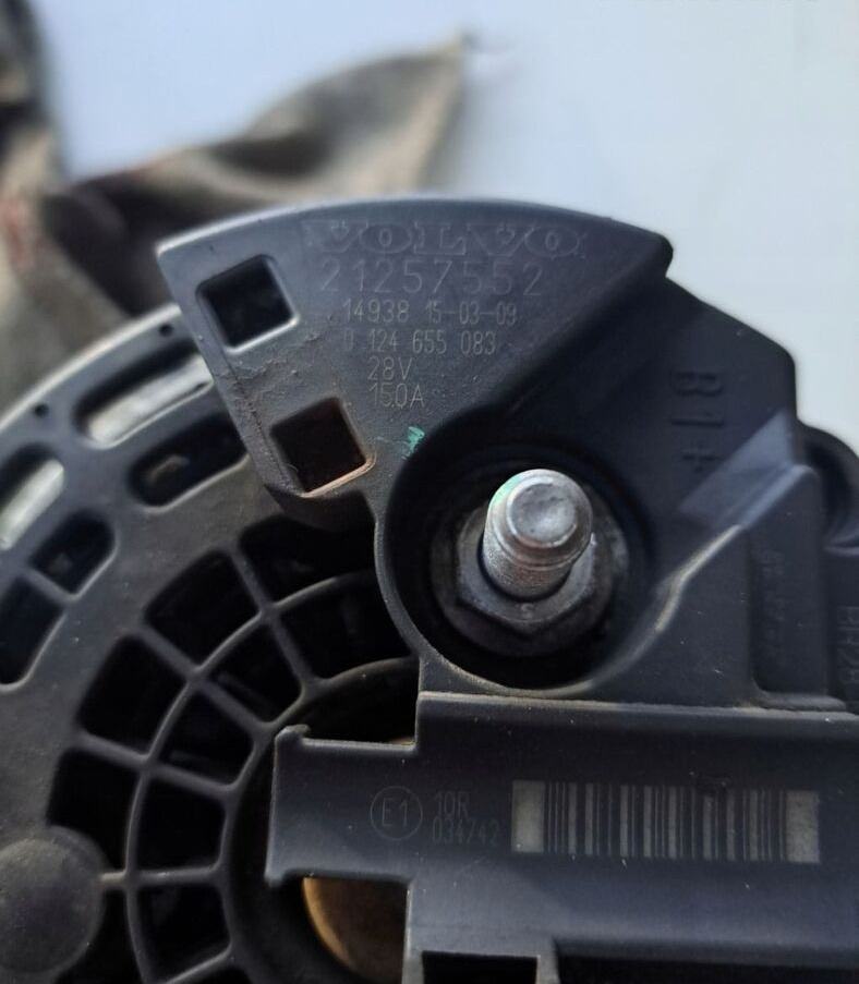Bosch ALTERNATOR ORYGINAŁ VOLVO FH 4 FM 4 D13K 150A 21257552 - Alternador por Camião: foto 3 Bosch ALTERNATOR ORYGINAŁ VOLVO FH 4 FM 4 D13K 150A 21257552 - Alternador por Camião: foto 3