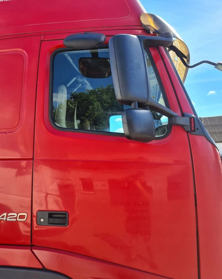 DRZWI KOMPLETNE PRAWE VOLVO FH 13 LIFT EURO 5 - Porta e peças: foto 2 DRZWI KOMPLETNE PRAWE VOLVO FH 13 LIFT EURO 5 - Porta e peças: foto 2