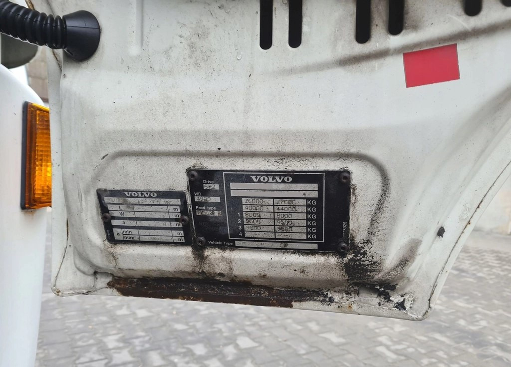 DRZWI KOMPLETNE PRAWE VOLVO FM 9 12 13 - Porta e peças: foto 5 DRZWI KOMPLETNE PRAWE VOLVO FM 9 12 13 - Porta e peças: foto 5