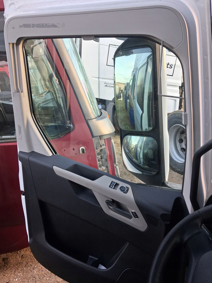 FORD KOMPLETNE LEWE FORD F-MAX 500 TRUCKS EURO 6 - Porta e peças: foto 5 FORD KOMPLETNE LEWE FORD F-MAX 500 TRUCKS EURO 6 - Porta e peças: foto 5