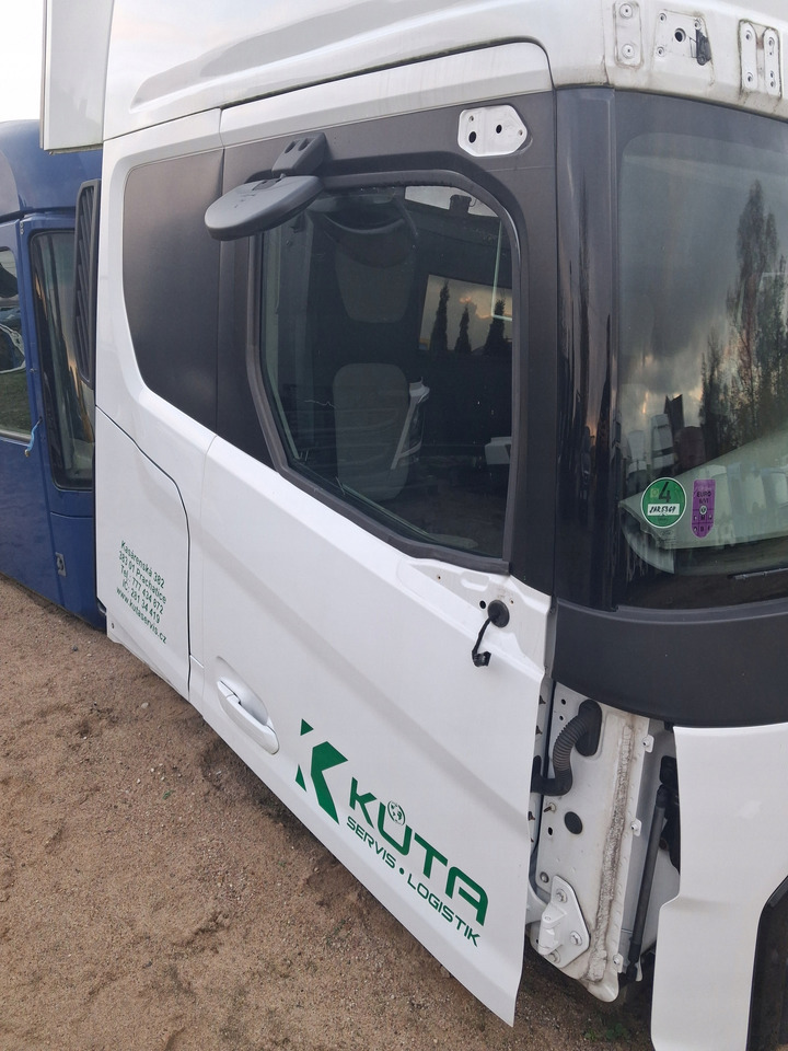 FORD KOMPLETNE PRAWE FORD F-MAX 500 TRUCKS EURO 6 - Porta e peças por Camião: foto 2 FORD KOMPLETNE PRAWE FORD F-MAX 500 TRUCKS EURO 6 - Porta e peças por Camião: foto 2