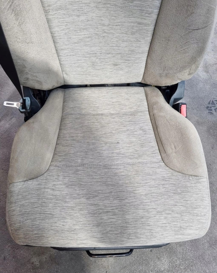 FOTEL PNEUMATYCZNY PRAWY SIEDZENIE PASAŻERA RENAULT PREMIUM MIDLUM DXI - Banco: foto 4 FOTEL PNEUMATYCZNY PRAWY SIEDZENIE PASAŻERA RENAULT PREMIUM MIDLUM DXI - Banco: foto 4