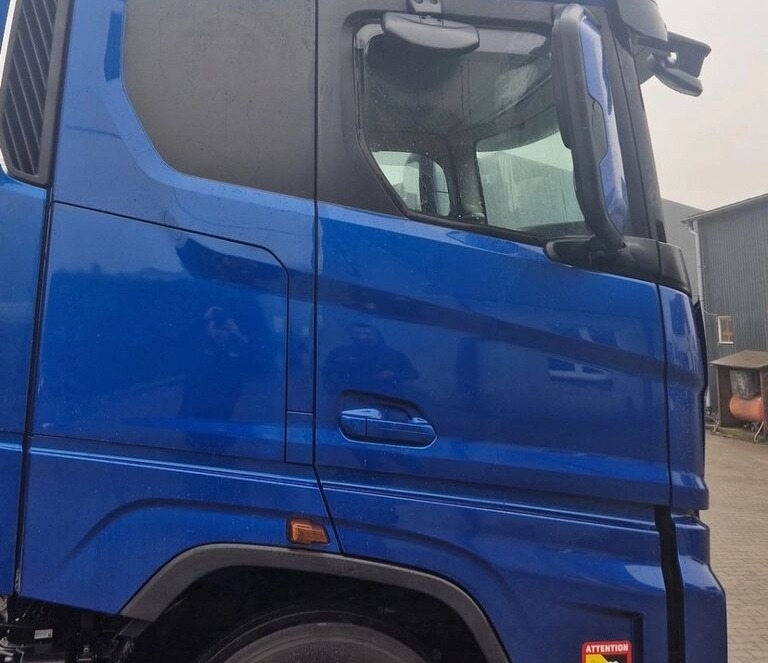 Ford KOMPLETNA F-MAX TRUCKS CARGO 500 for Ford FORD F-MAX TRUCKS CARGO 500 - Cabine: foto 5 Ford KOMPLETNA F-MAX TRUCKS CARGO 500 for Ford FORD F-MAX TRUCKS CARGO 500 - Cabine: foto 5
